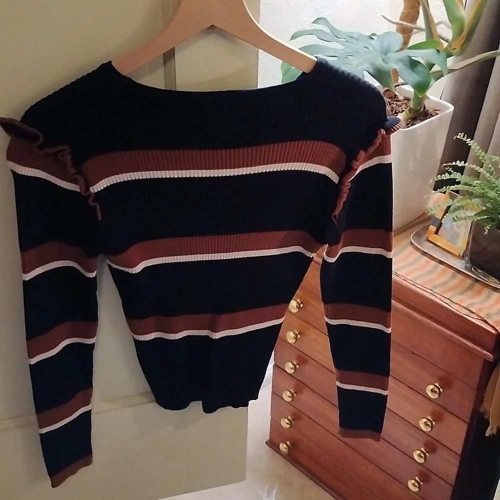 Sweater - Picture 2 of 3